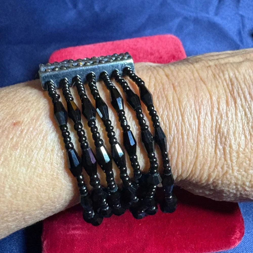 Bracelet Multi-strand Faceted Glass Bead Gun Metal Black Stretch